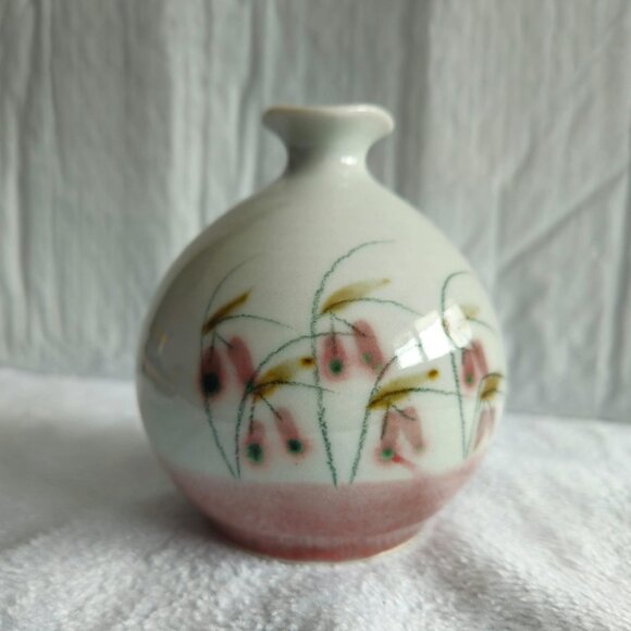 Vtg Studio 1983 signed pottery vase made on potters wheel floral hand painted - Picture 2 of 7